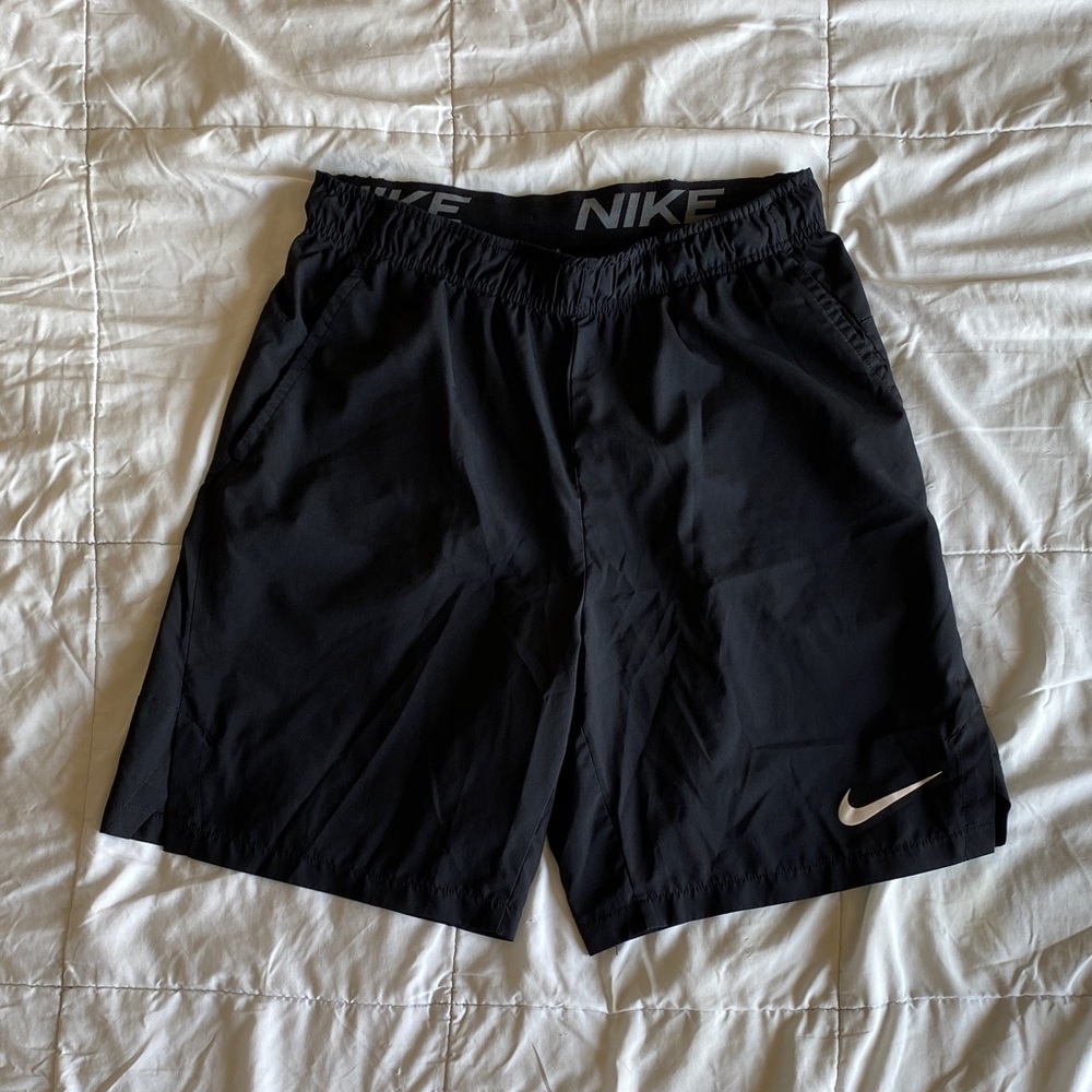 Nike Men's Black Medium Dri-Fit Athletic Shorts